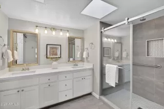 Photo #5: 6972050 Listing