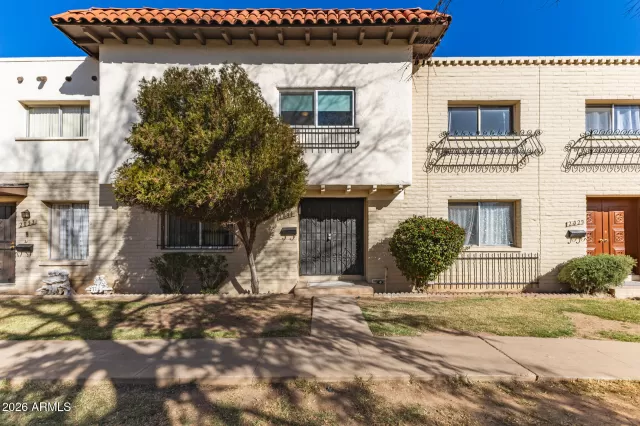 MLS: 6972083 Condo For Sale