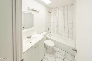 Photo #4: 6972107 Listing