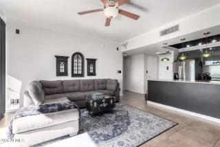 Photo #3: 6972144 Listing