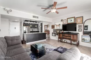 Photo #4: 6972144 Listing