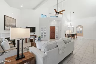 Photo #5: 6972172 Listing