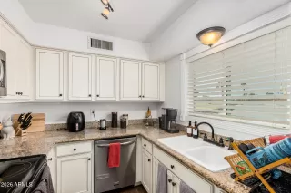 Photo #4: 6972327 Listing 