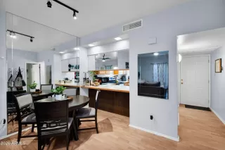 Photo #5: 6972372 Listing 