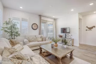 Photo #6: 6972419 Listing 