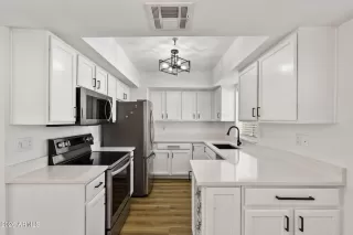 Photo #6: 6972462 Listing 