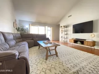 Photo #6: 6972595 Listing