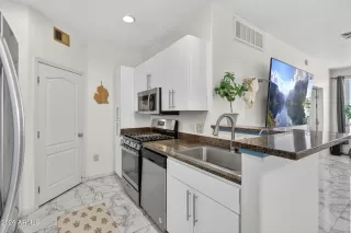 Photo #6: 6972719 Listing 