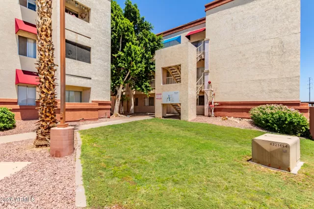 MLS: 6972971 Condo For Sale