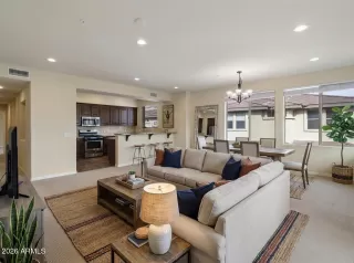 Photo #4: 6972990 Listing 