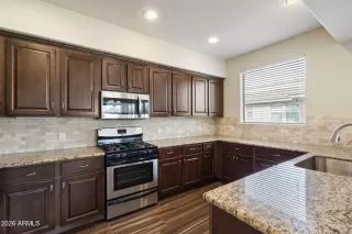 Photo #5: 6972990 Listing 