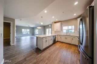 Photo #3: 6973445 Listing 