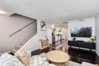 Photo #3: 6973470 Listing 