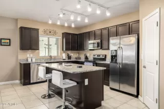 Photo #6: 6973547 Listing