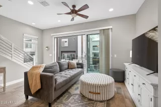 Photo #5: 6973640 Listing 