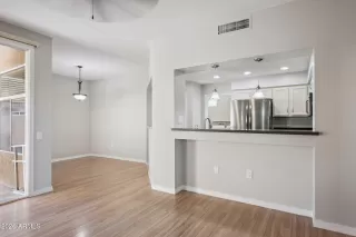 Photo #5: 6973646 Listing