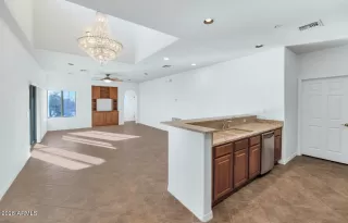 Photo #5: 6973883 Listing 