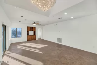 Photo #6: 6973883 Listing 