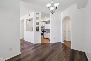 Photo #6: 6973933 Listing