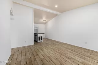 Photo #5: 6973955 Listing 