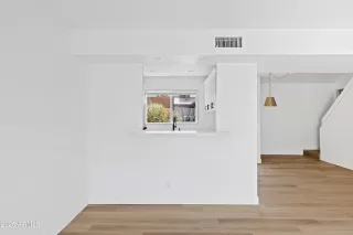 Photo #4: 6974062 Listing 