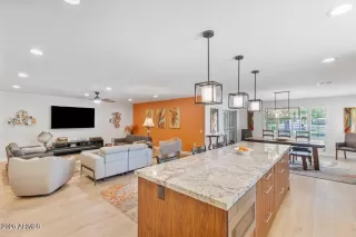 Photo #1: 6974107 Listing 