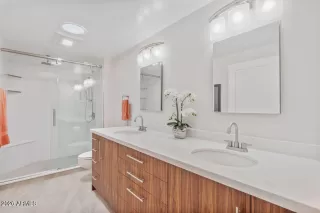 Photo #5: 6974107 Listing 