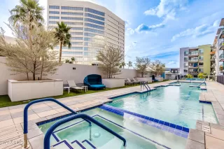 Photo #2: 6974128 Listing 