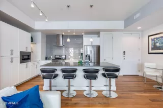 Photo #6: 6974128 Listing 