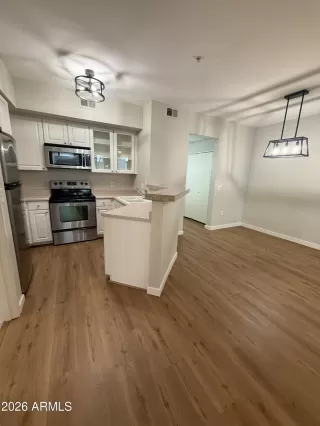 Photo #6: 6974172 Listing