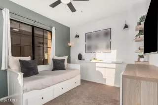 Photo #5: 6974211 Listing