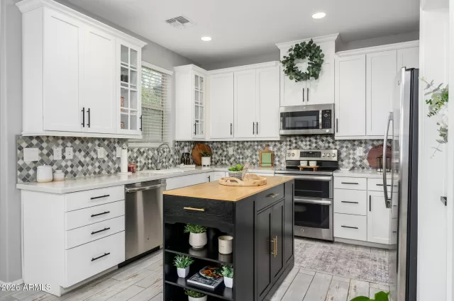 MLS: 6974214 Condo For Sale