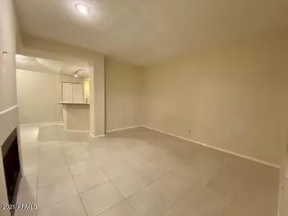 Photo #3: 6974287 Listing