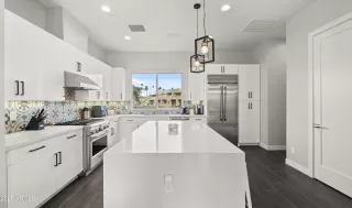 Photo #1: 6974350 Listing 