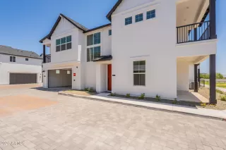 Photo #1: 6974365 Listing 