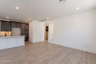 Photo #5: 6974365 Listing 