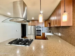 Photo #2: 6974400 Listing 