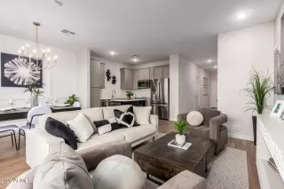 More Details about MLS # 6974516 : 7576 W DARROW STREET