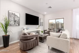 Photo #6: 6974516 Listing 