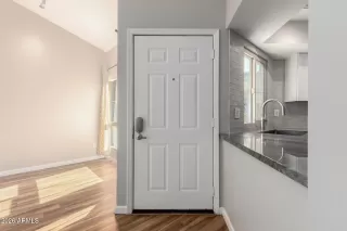 Photo #5: 6974600 Listing