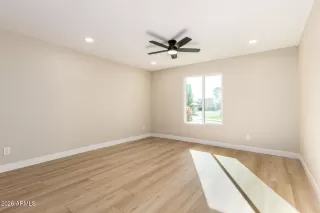 Photo #4: 6974801 Listing