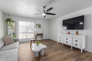 Photo #2: 6974985 Listing