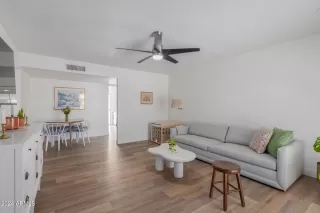 Photo #5: 6974985 Listing