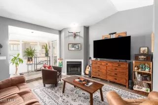 More Details about MLS # 6975005 : 1820 E MORTEN AVENUE 214#214