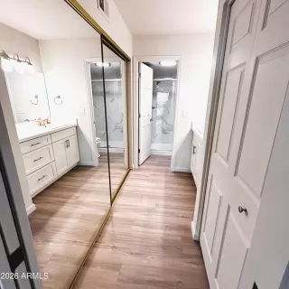 Photo #5: 6975031 Listing