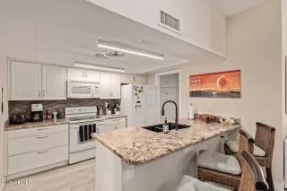 Photo #5: 6975055 Listing 