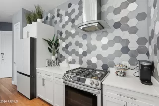 Photo #6: 6975426 Listing