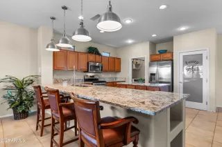 Photo #5: 6975516 Listing 