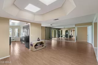 Photo #5: 6975717 Listing 