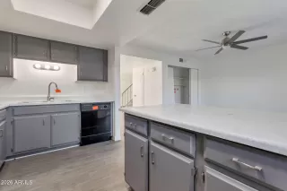 Photo #5: 6975776 Listing 